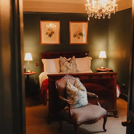Pinchinthorpe Hall Hotel *