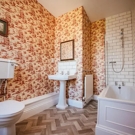 Pinchinthorpe Hall *